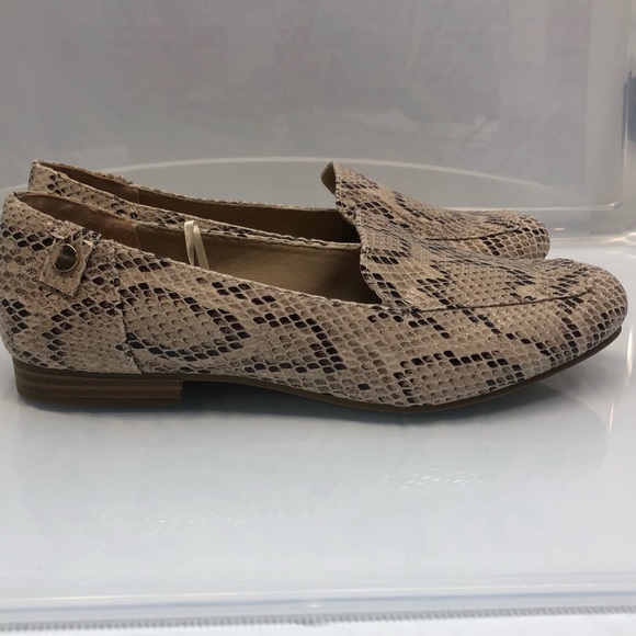 NWT and box Reese Faux Snake Print Slip On shoe - Picture 3 of 7